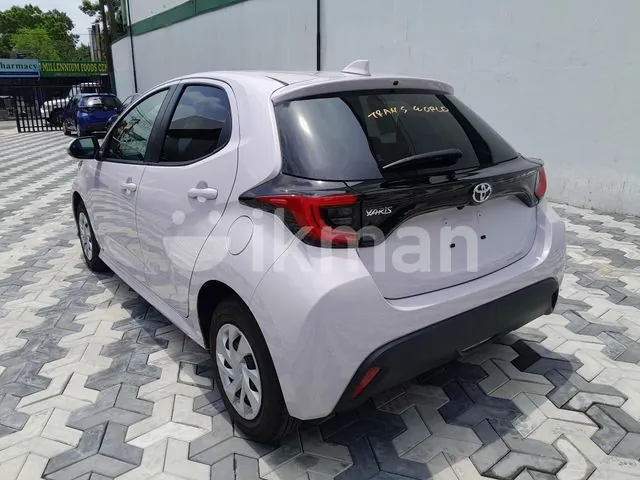 Toyota Yaris 2023 photo 3