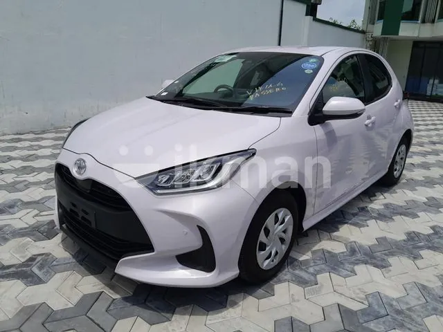 Toyota Yaris 2023 photo 2