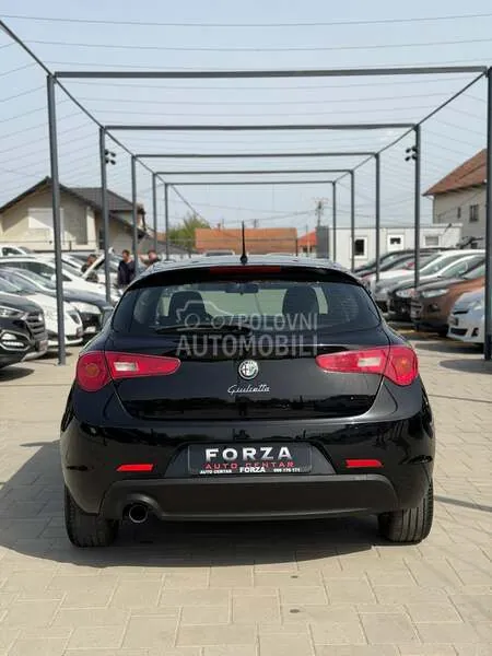 Alfa Romeo Giulietta 2012 photo 5