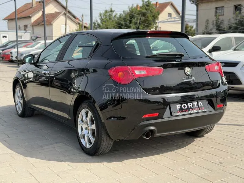 Alfa Romeo Giulietta 2012 photo 4