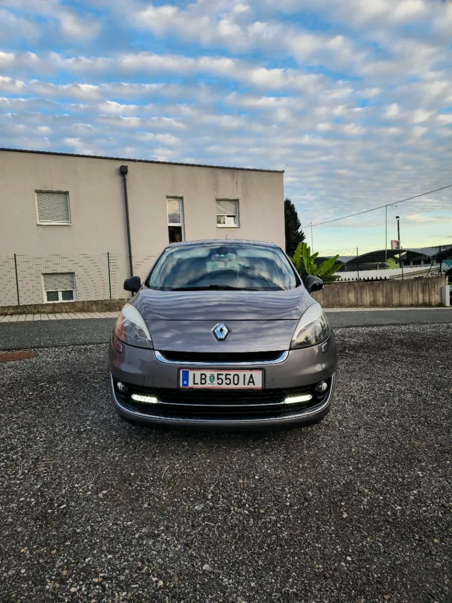 Renault Scenic 2012 photo 2