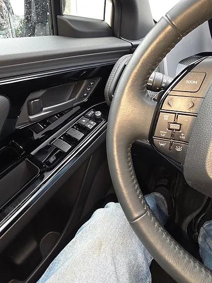 Subaru Solterra 2023 photo 5