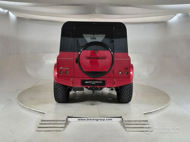 Land Rover Defender 2026 photo 3