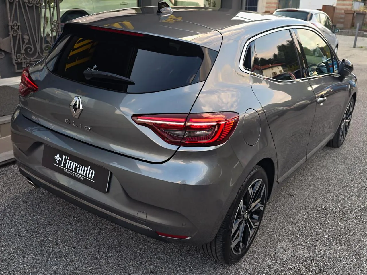 Renault Clio 2023 photo 3