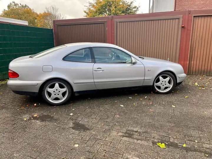 Mercedes-Benz Clk320