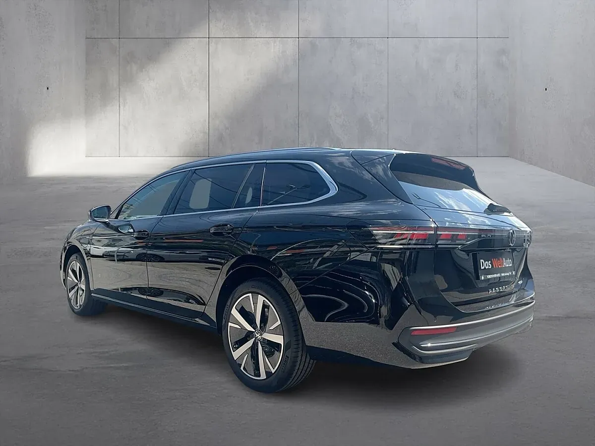 Volkswagen Passat 2026 photo 2