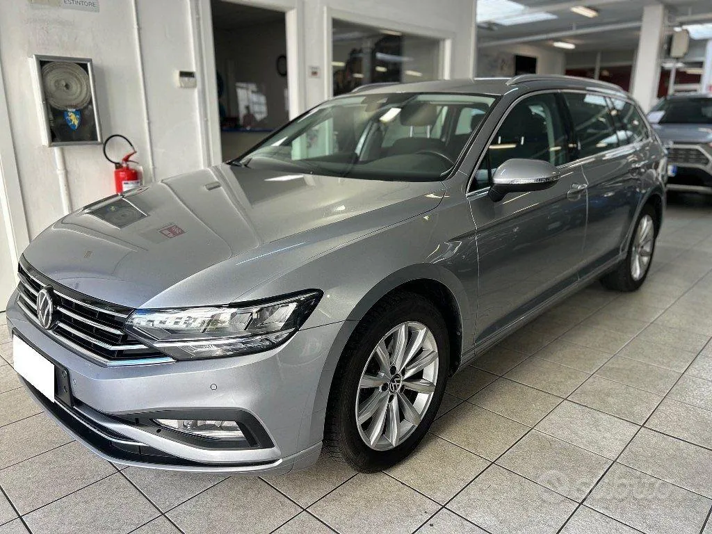 Volkswagen Passat 2022 photo 2