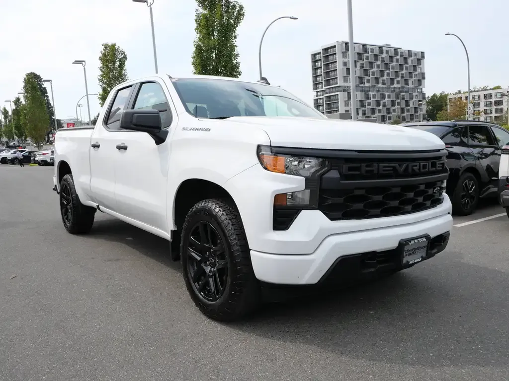 Chevrolet Silverado 1500 2024 photo 3