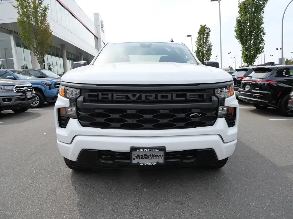 Chevrolet Silverado 1500 2024 photo 2