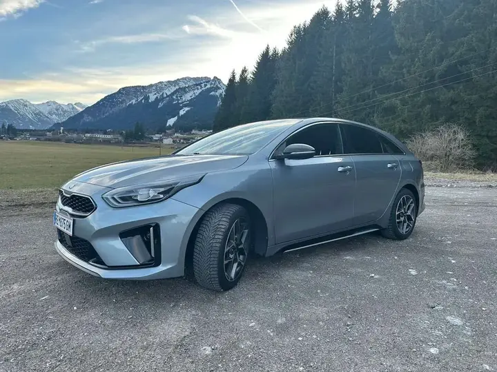 Kia Proceed