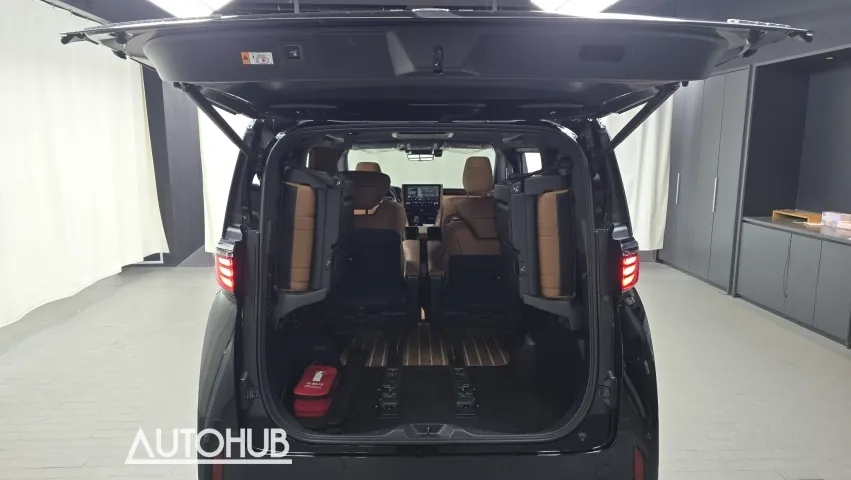 Toyota Alphard 2025 photo 4