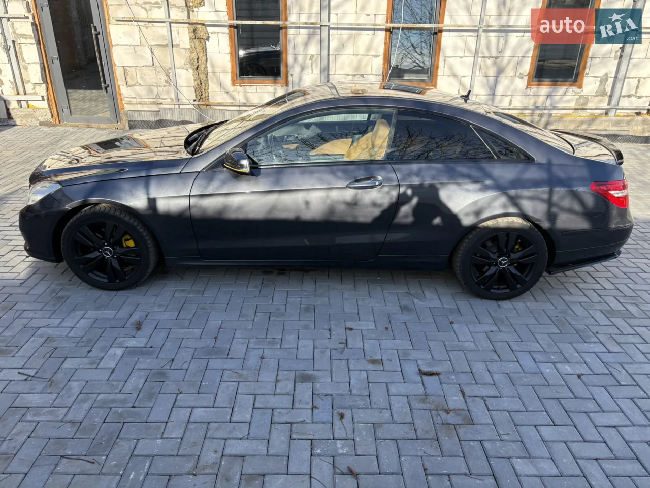 Mercedes-Benz E-Class 2011 photo 4