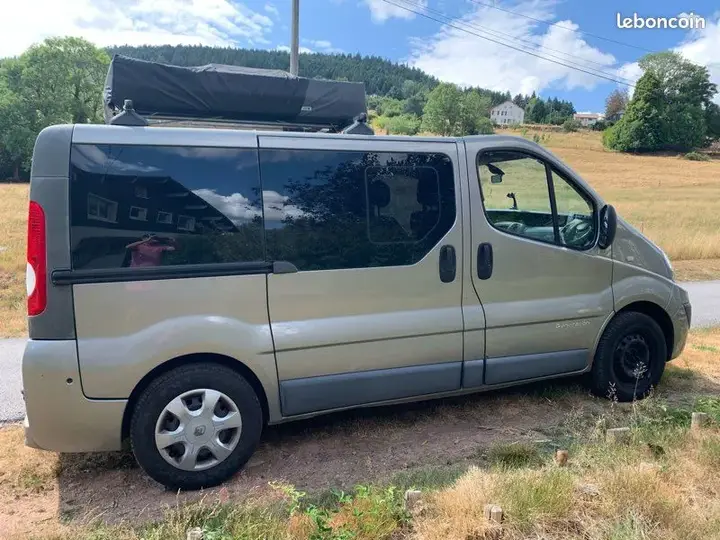 Renault Trafic 2010 photo 3