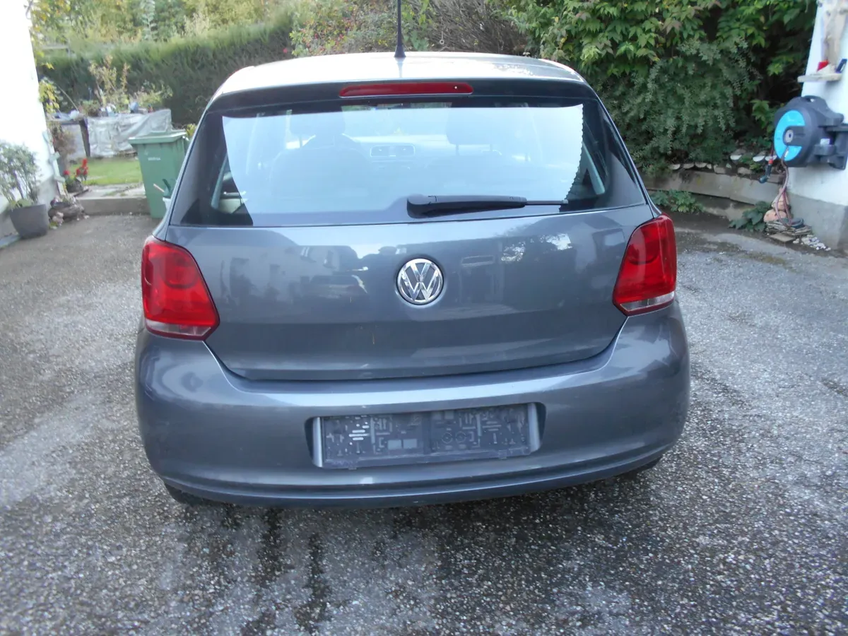Volkswagen Polo 2010 photo 2