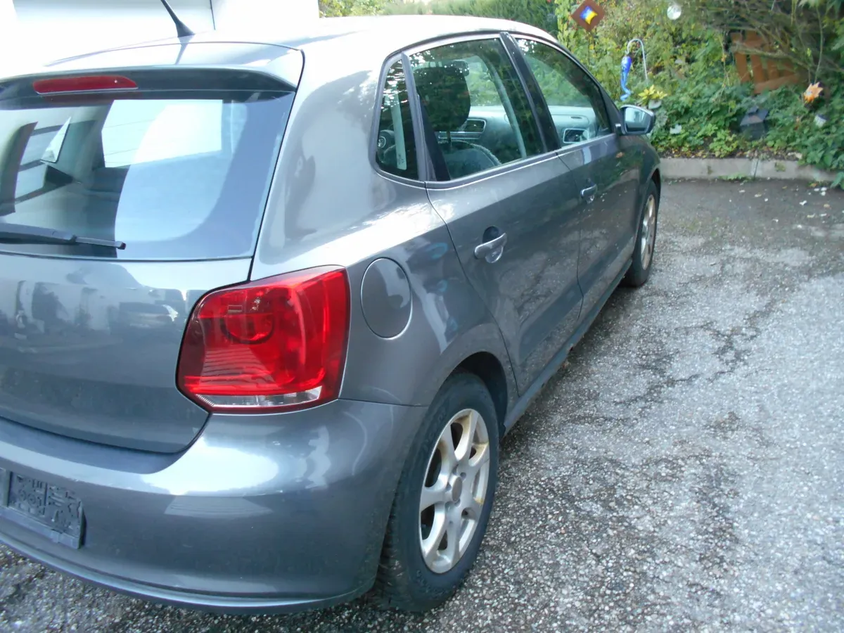 Volkswagen Polo 2010 photo 3