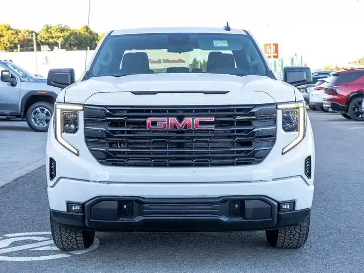 GMC Sierra 1500 2026 photo 2