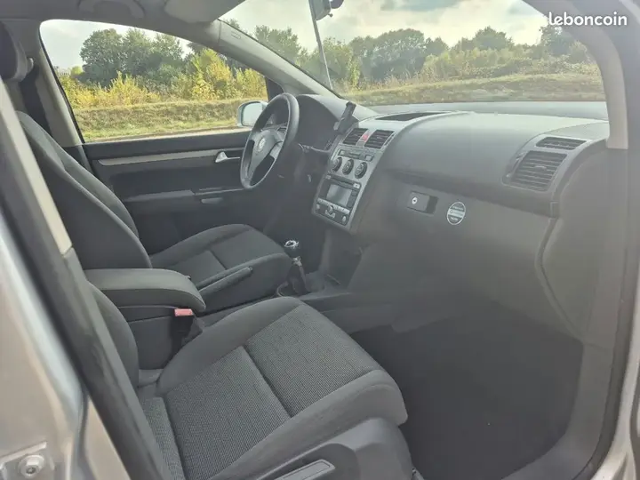 Volkswagen Touran 2007 photo 3