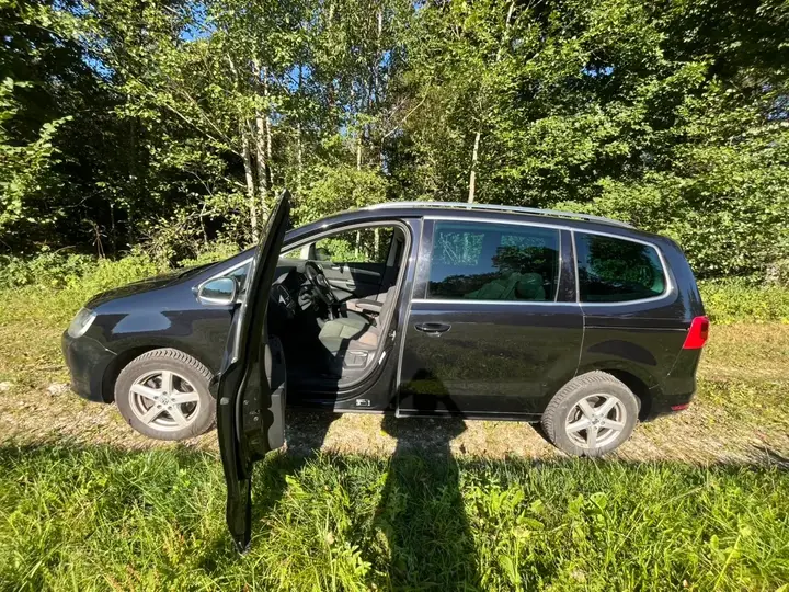 Volkswagen Sharan 2013 photo 2