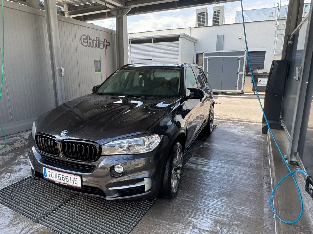 BMW X5 2015 photo 2