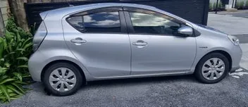 Toyota Aqua 2014 photo 2