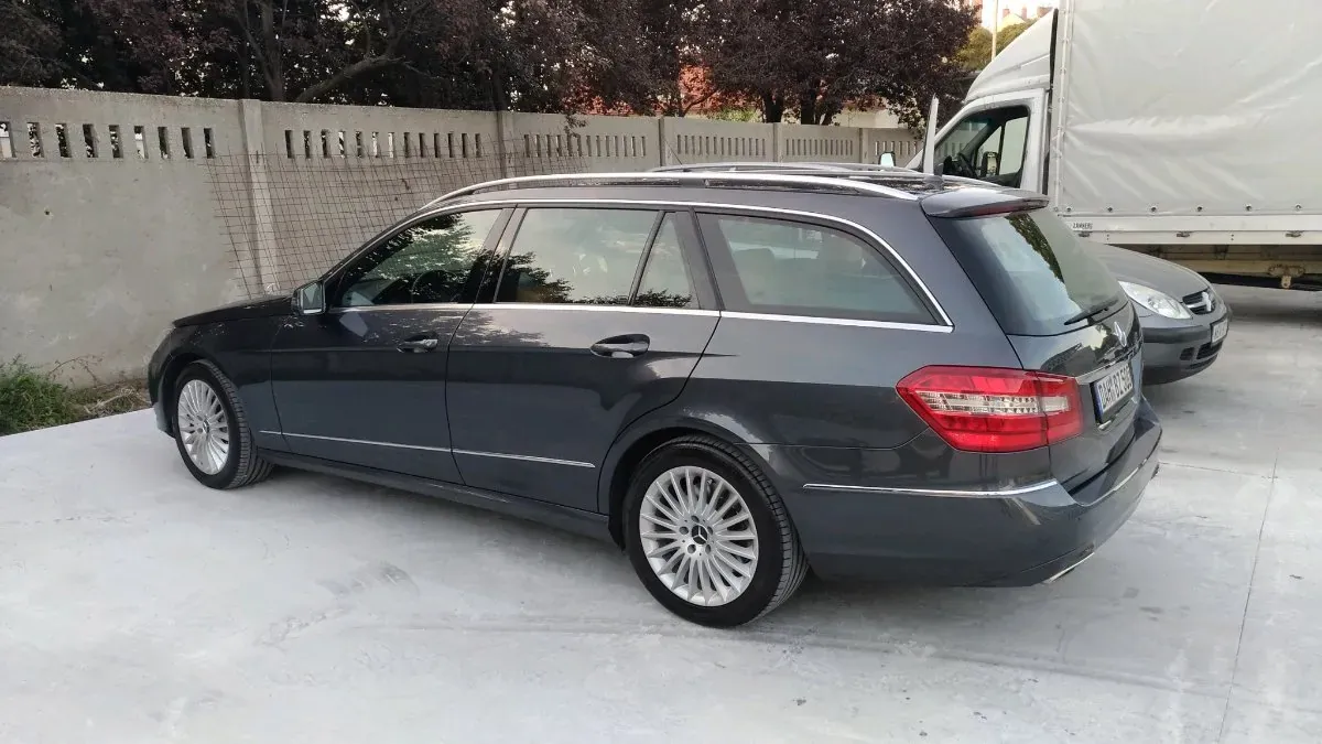 Mercedes-Benz Eklasse 2010 photo 2