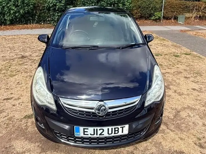 Vauxhall Corsa 2012 photo 2