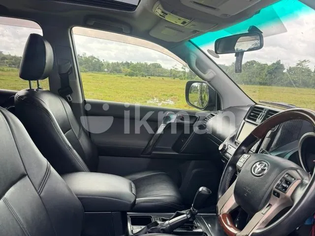 Toyota Land Cruiser Prado 2010 photo 4