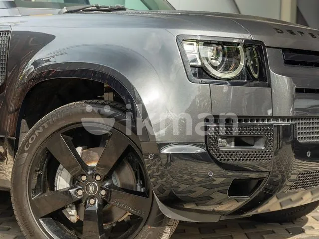 Land Rover Defender 2024 photo 2