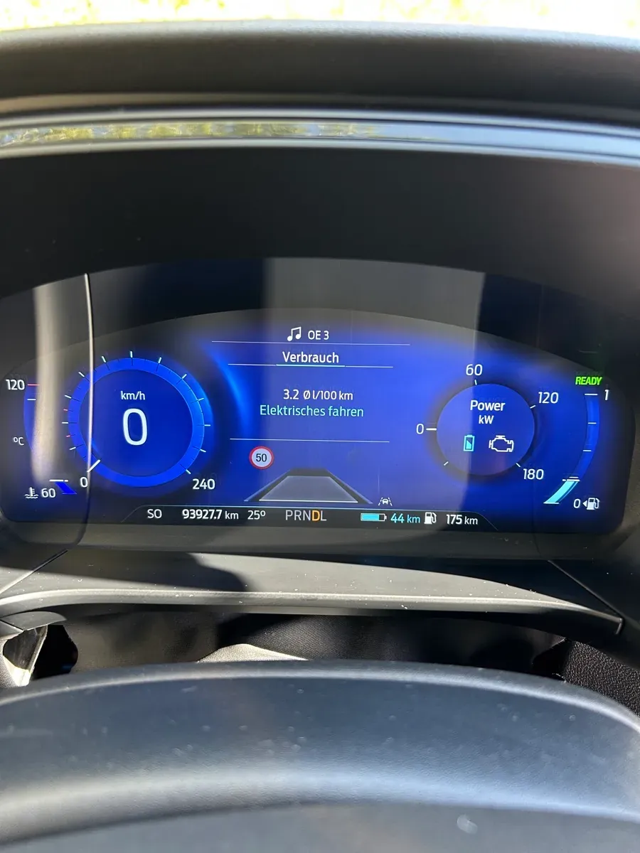 Ford Kuga 2021 photo 2