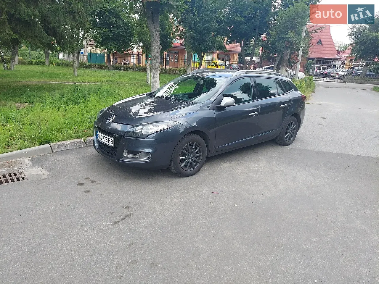 Renault Megane 2012 photo 2
