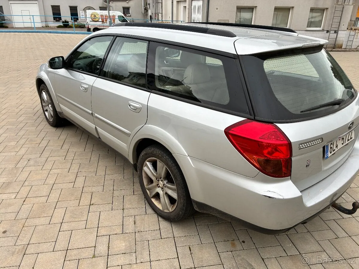 Subaru Outback photo 2