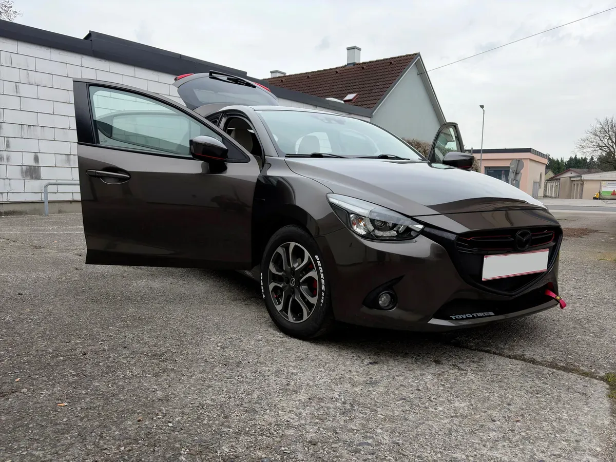 Mazda Mazda2 2016 photo 3