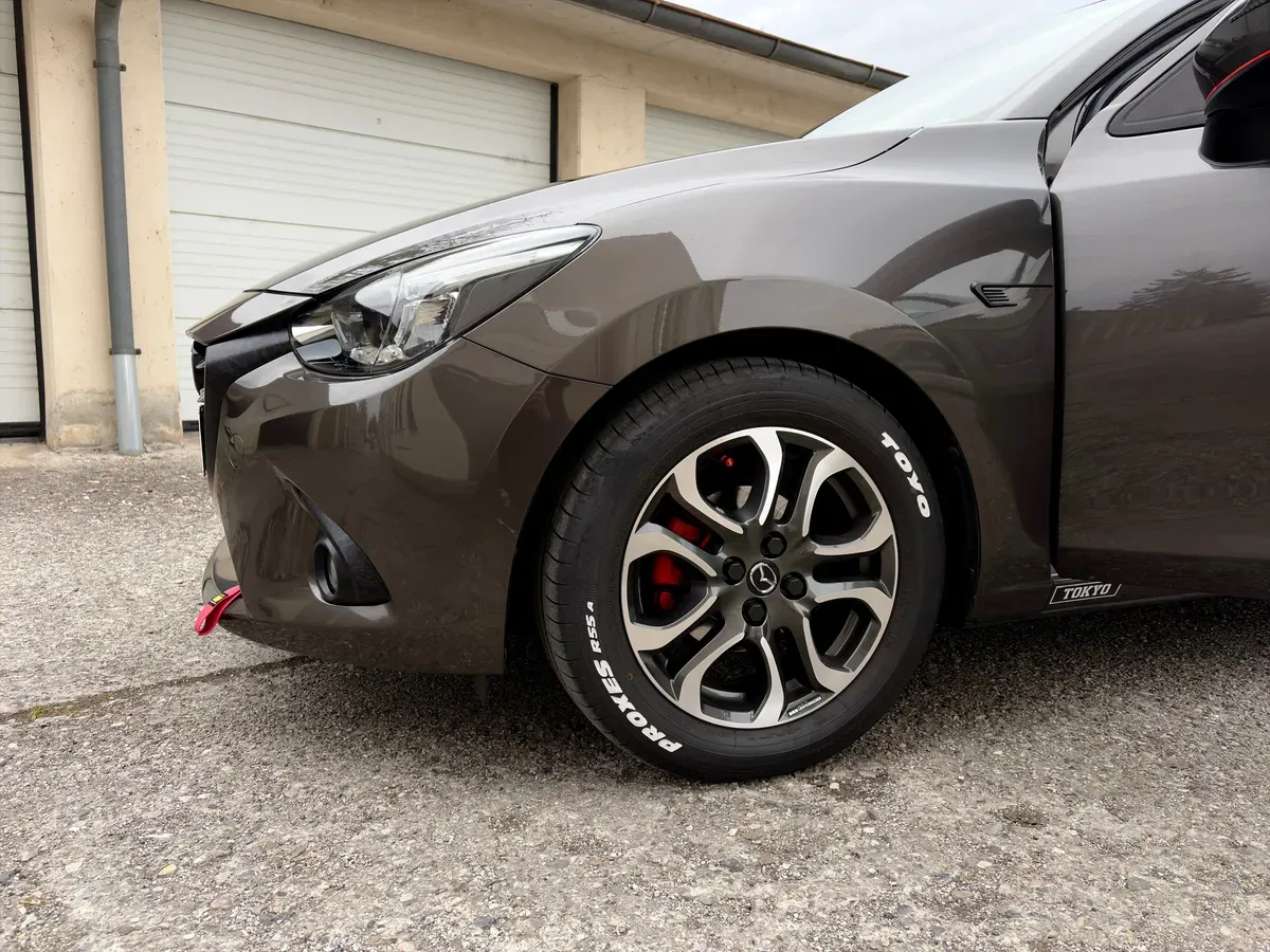 Mazda Mazda2 2016 photo 2
