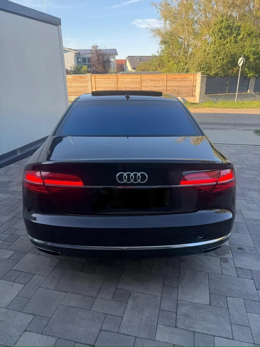 Audi A8 2015 photo 3