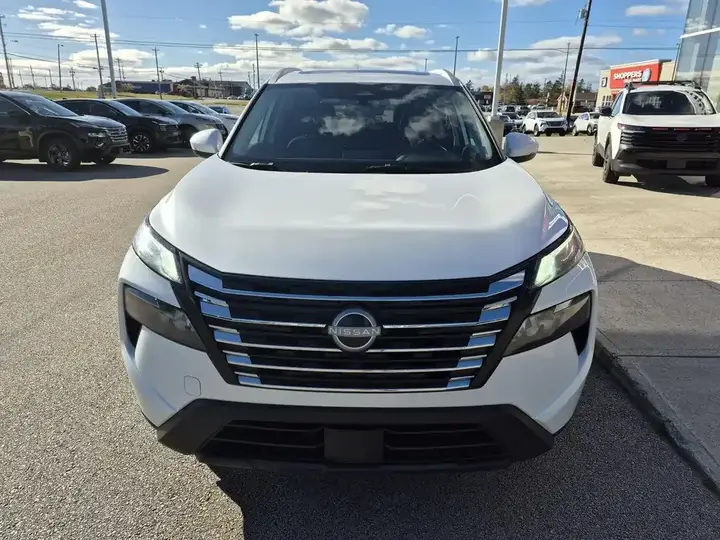 Nissan Rogue 2025 photo 2