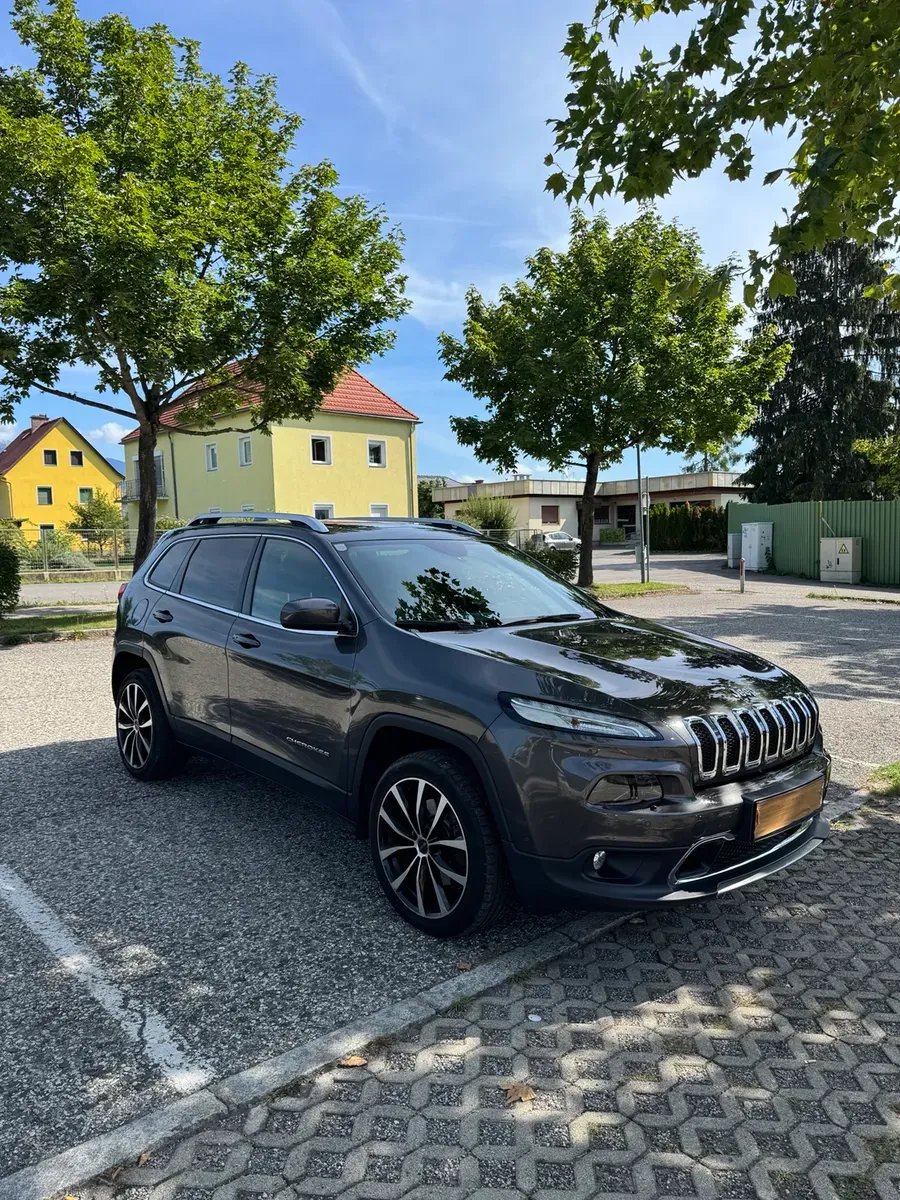 Jeep Cherokee 2016 photo 3