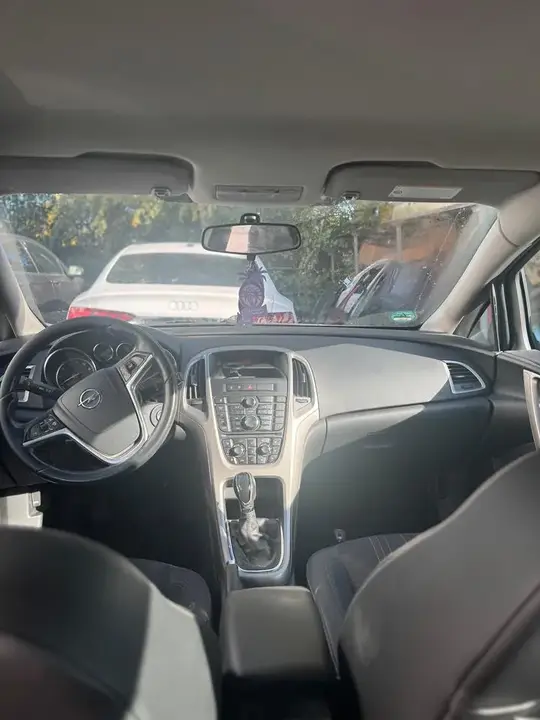 Opel Astra J
