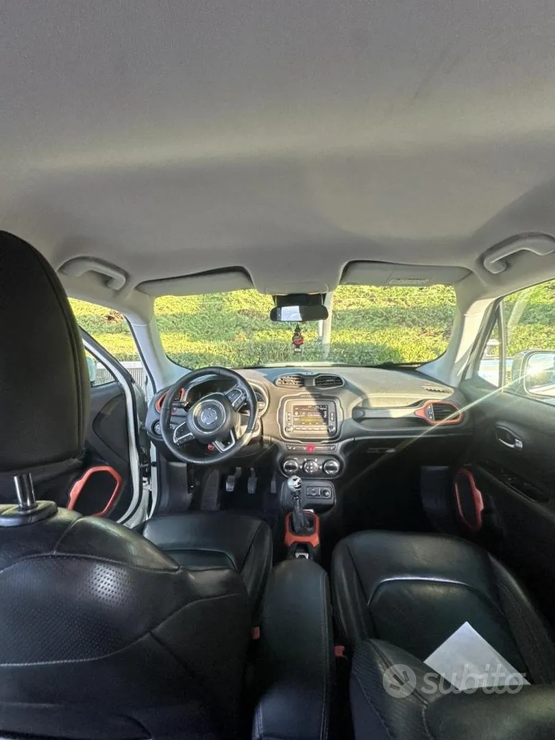 Jeep Renegade 2015 photo 4
