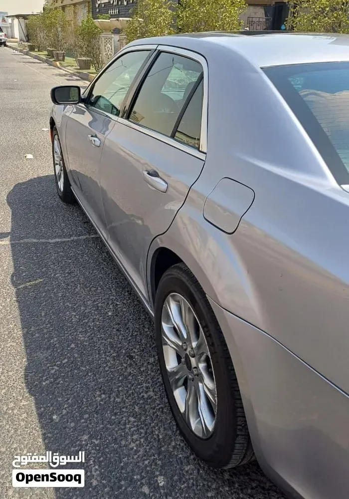Chrysler 300 2013 photo 3
