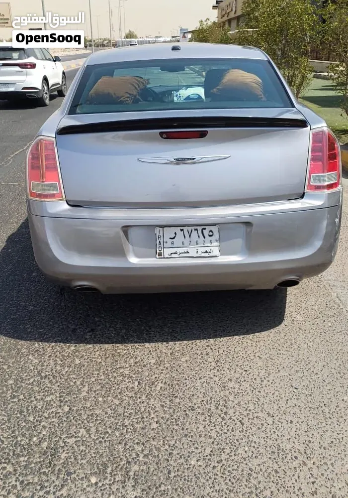 Chrysler 300 2013 photo 2