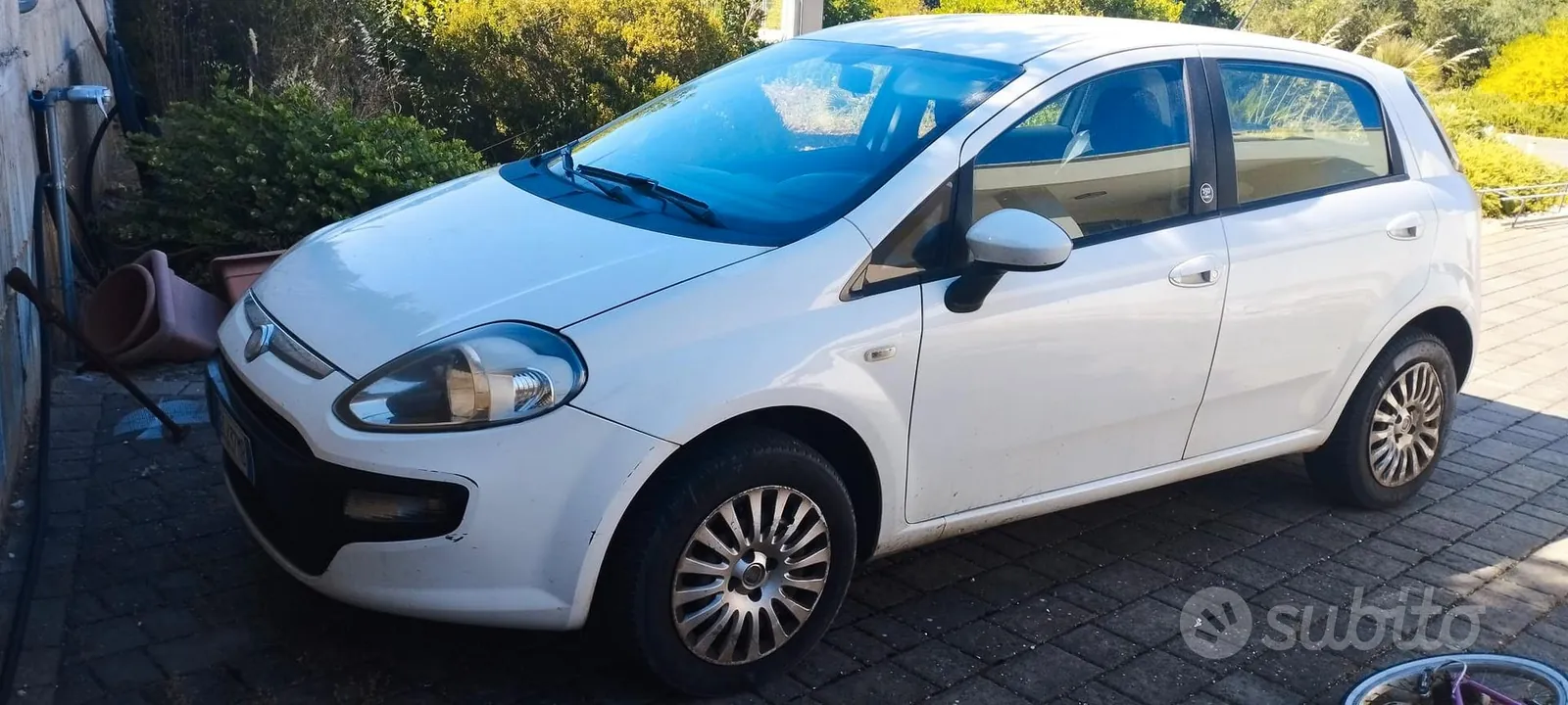 Fiat Punto Evo 2011 photo 3