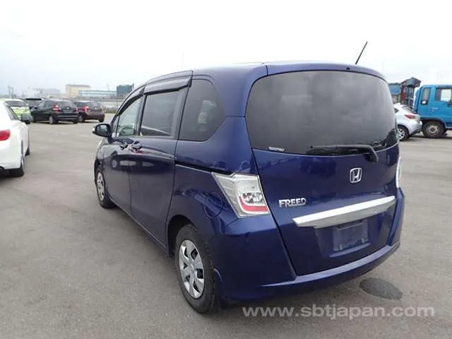Honda Freed 2013 photo 3
