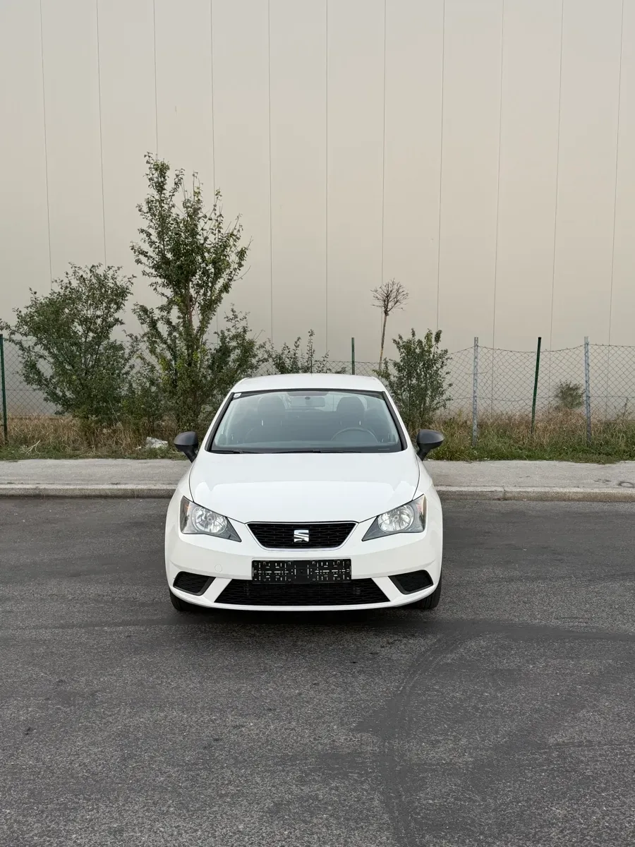 Seat Ibiza 2015 photo 2