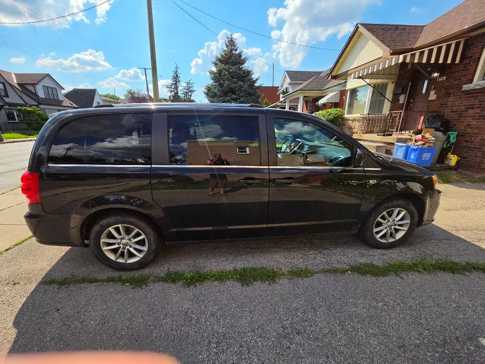 Dodge Grand Caravan 2019 photo 2