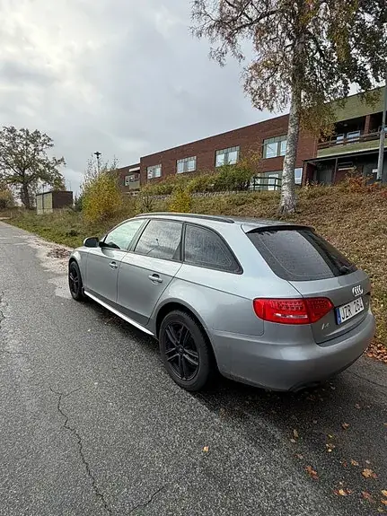 Audi A4 2010 photo 5
