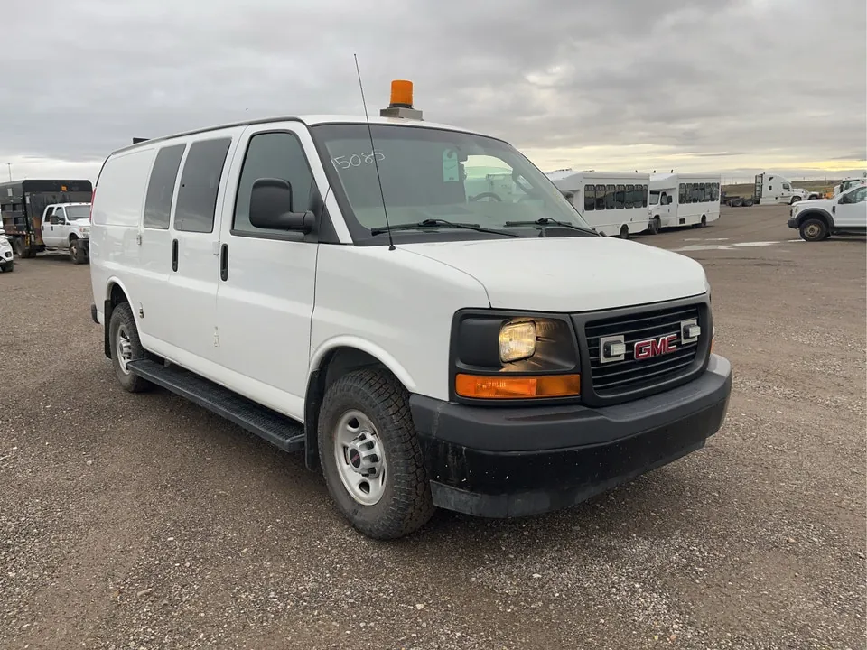 GMC Savana 2017 photo 2