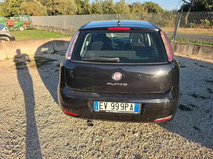 Fiat Punto 2015 photo 4
