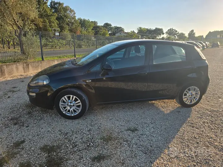 Fiat Punto 2015 photo 2