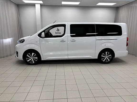 Toyota Proace Verso 2023 photo 2