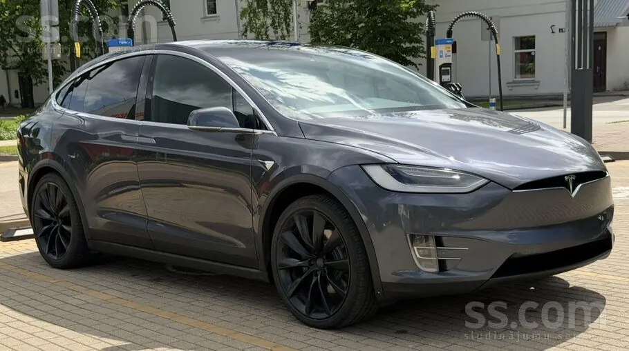 Tesla Model X 2019 photo 2